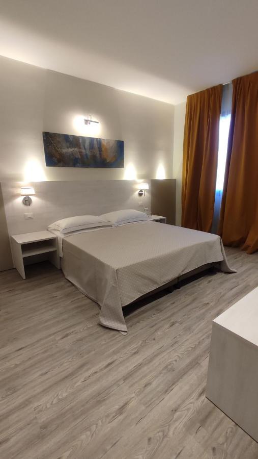 Confidence Hotel San Silvestro San Prospero エクステリア 写真