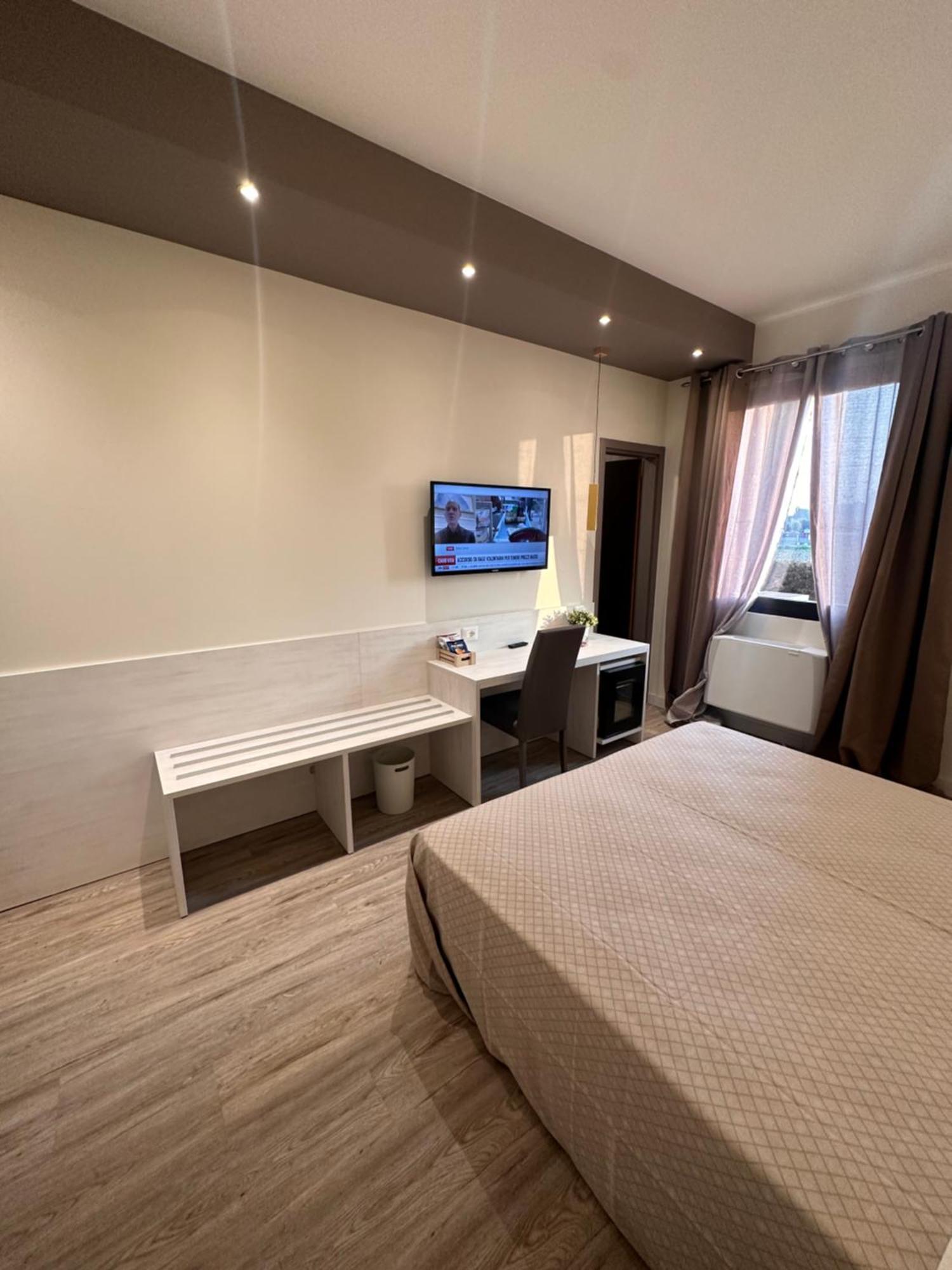Confidence Hotel San Silvestro San Prospero エクステリア 写真