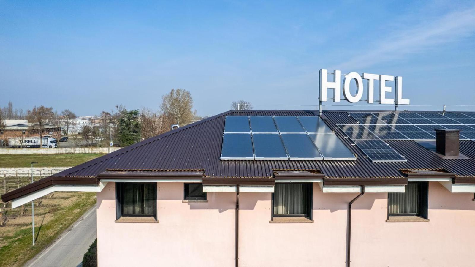 Confidence Hotel San Silvestro San Prospero エクステリア 写真