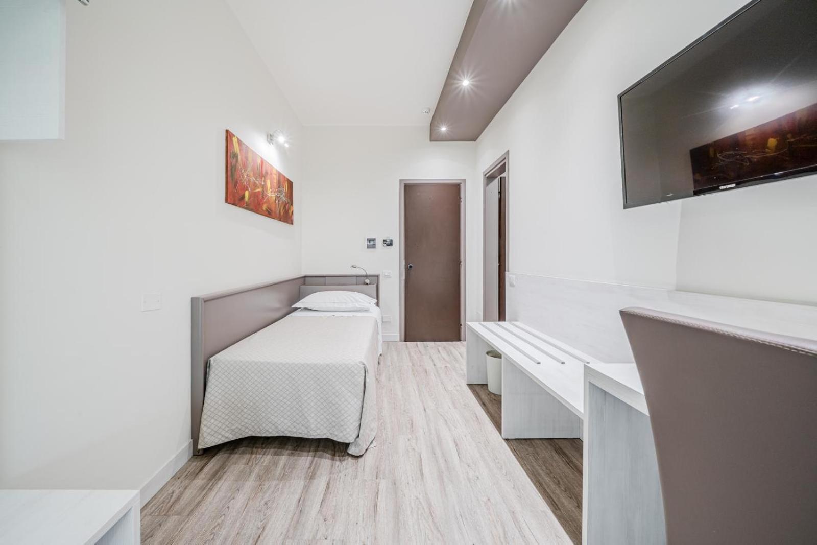 Confidence Hotel San Silvestro San Prospero エクステリア 写真